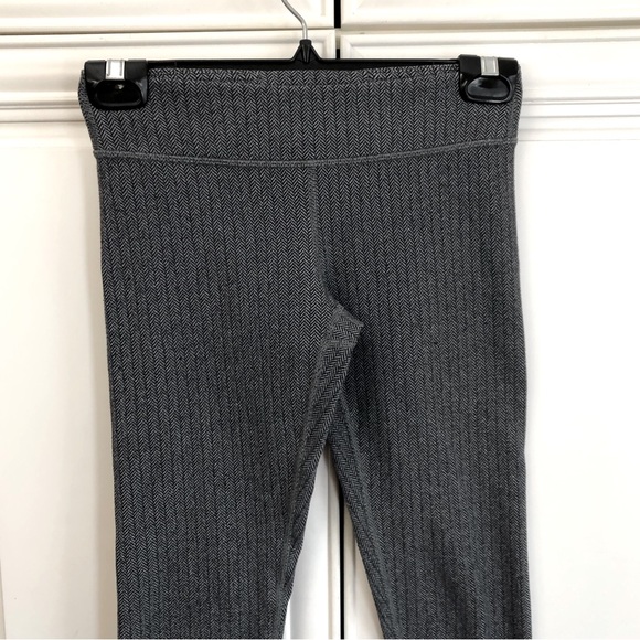 Ivivva by Lululemon girls reversible leggings 🍋 - Picture 2 of 8